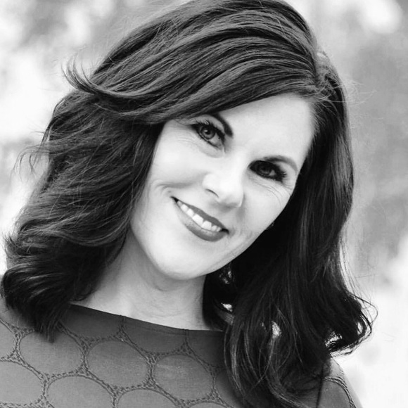 Meet your Posher, Nicolle - Picture 4 of 4